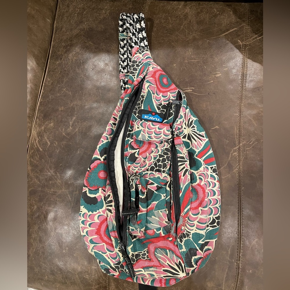 Kavu cross body bag